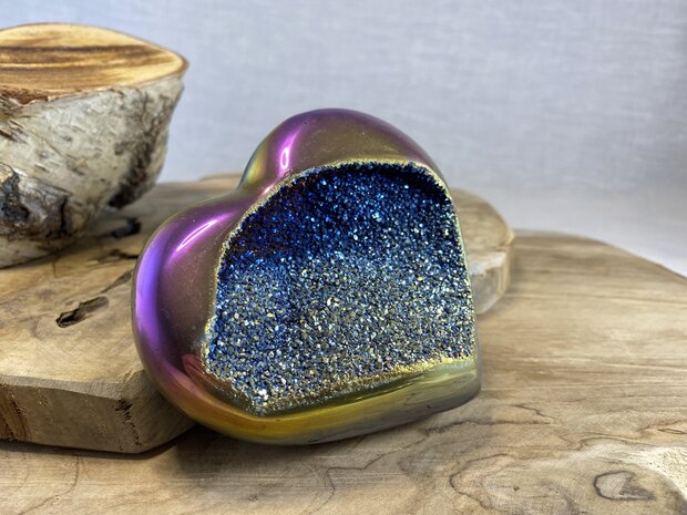 Regenboog titanium druzy Agaat met Amethist hart 1